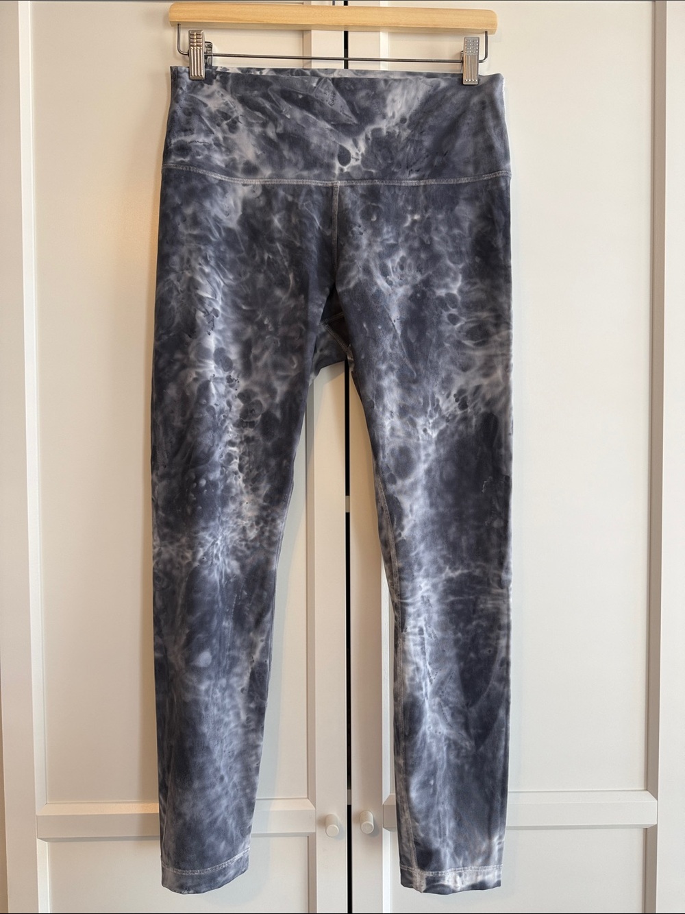 Lululemon Black Gray Tie Dye High Rise Leggings Size 10